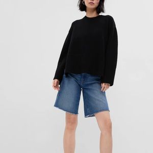 Gap Size Small 100% cotton boxy crewneck split hem sweater